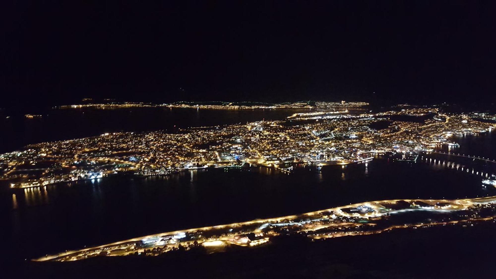 Cozy Close To The And The Mountains Leilighet Tromsø
