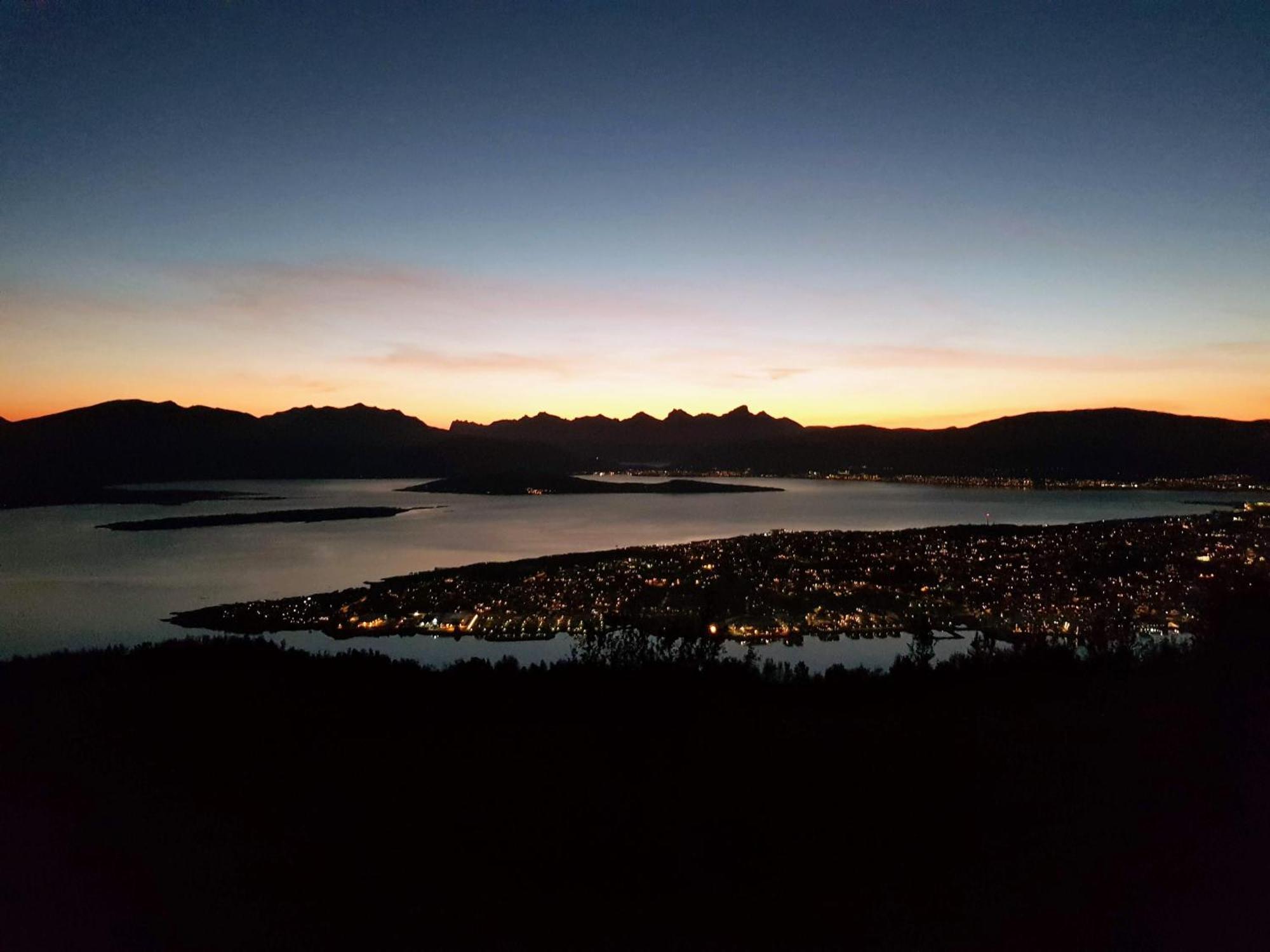 Cozy Close To The And The Mountains Leilighet Tromsø